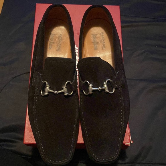 Magnanni Other - Magnanni suede loafers